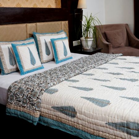 Elegant Leaf Block Quilt